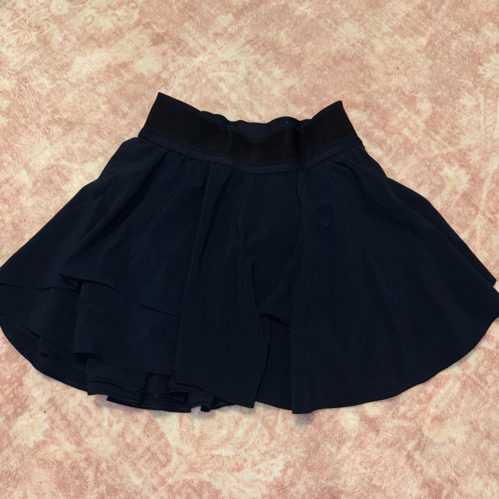 Lululemon court rival navy blue skirt